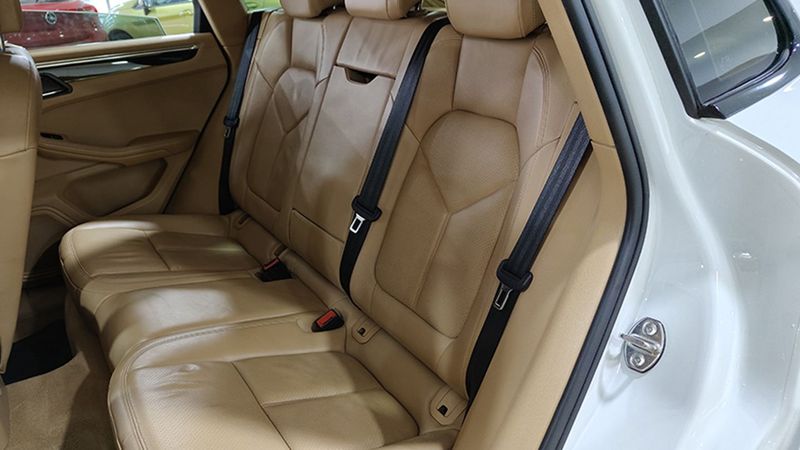 Porsche Macan • 2017 • 60,036 km 5