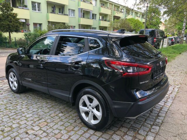 Nissan Qashqai • 2018 • 104,820 km 5