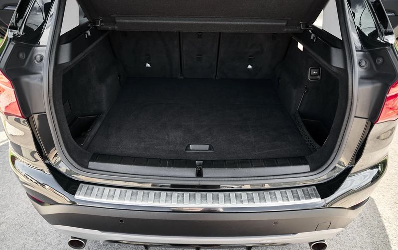 BMW X1 • 2015 • 193,000 km 13