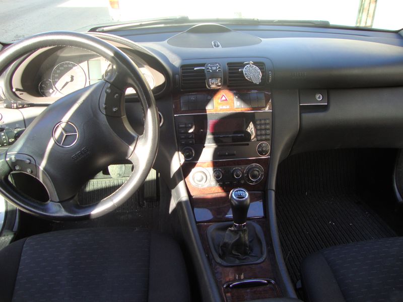 Mercedes-Benz 200 D • 2006 • 307,000 km 8