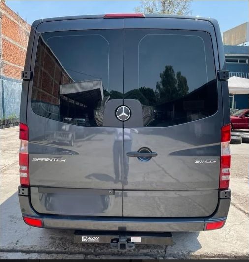 Mercedes-Benz Sprinter • 2017 • 128,000 km 4