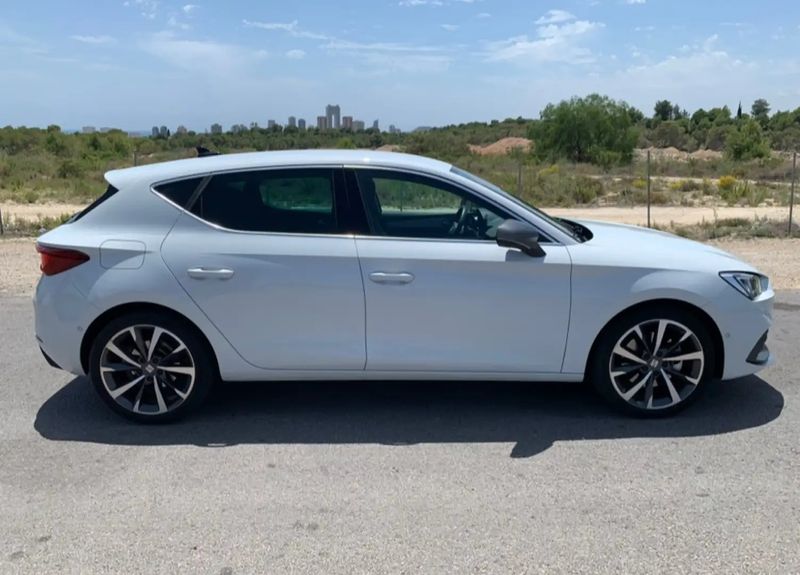 Seat Leon • 2022 • 42,000 km 2