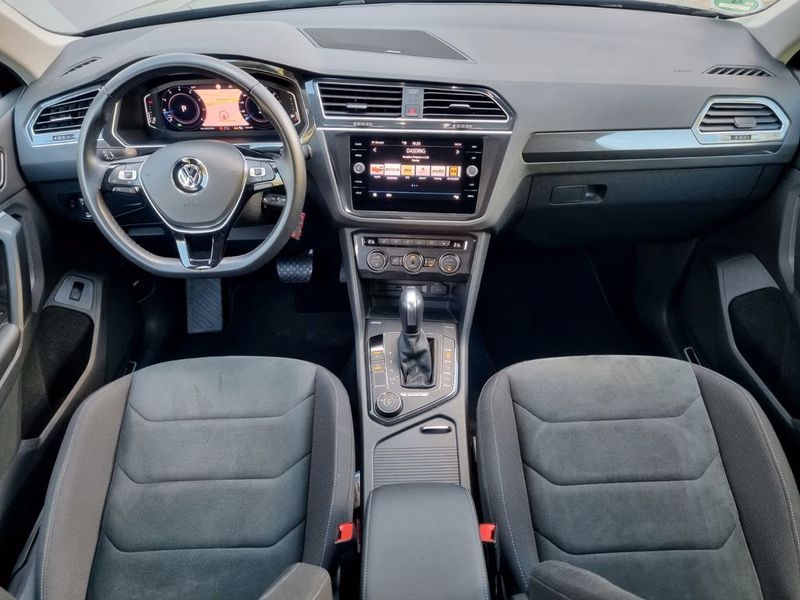 Volkswagen Tiguan • 2020 • 27,640 km 4