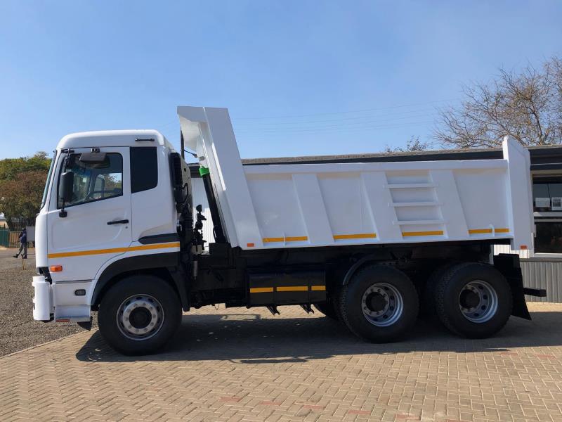 Nissan Primastar • 2010 • 300,000 km 9