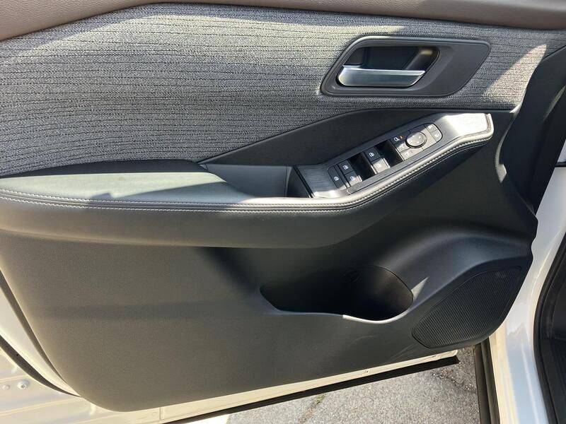 Nissan X-Trail • 2024 • 15,120 km 18