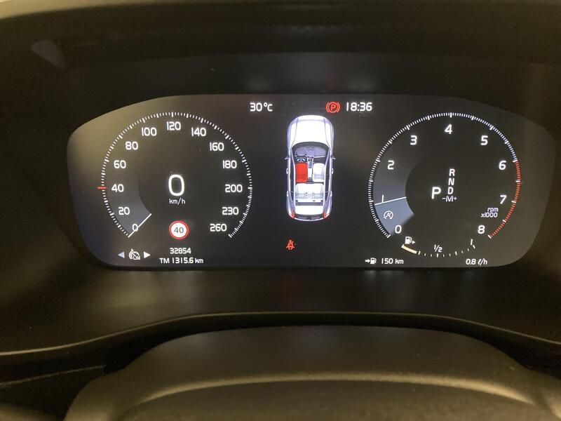 Volvo XC40 • 2024 • 32,805 km 9