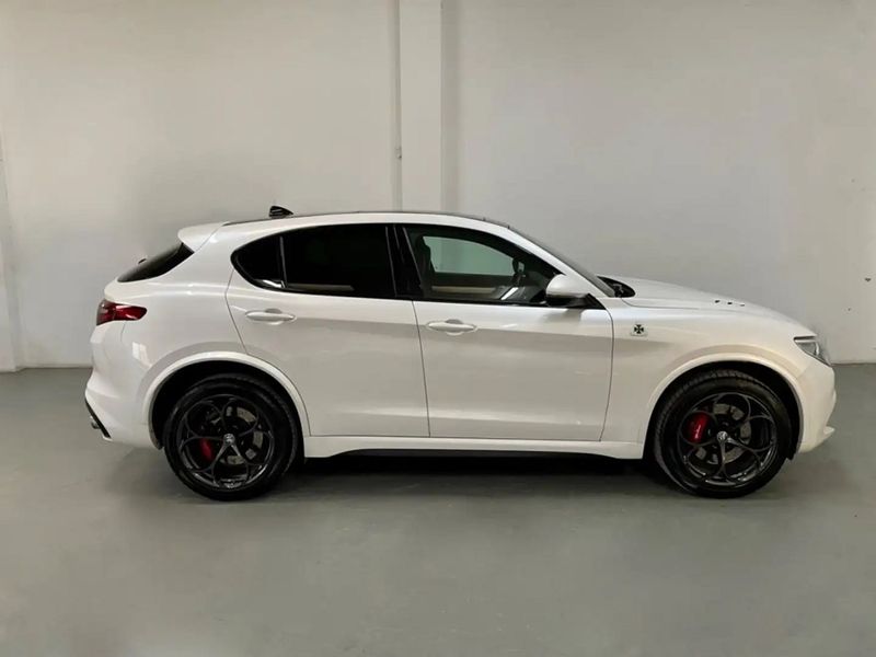 Alfa Romeo Stelvio • 2018 • 120,000 km 4