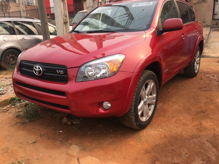 Toyota RAV4 • 2013 • 24 km 1