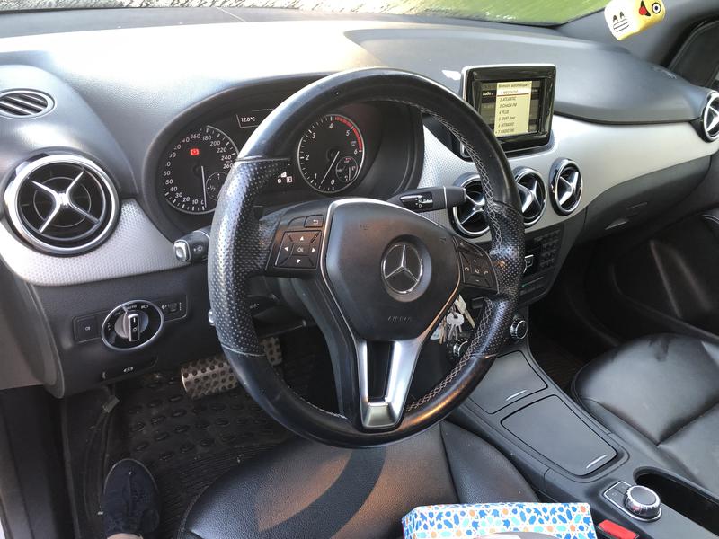 Mercedes-Benz Class B • 2013 • 160,000 km 2