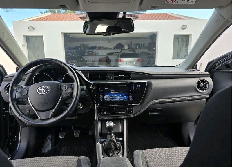 Toyota Auris • 2017 • 120,000 km 2
