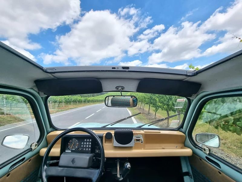 Renault 10 • 1985 • 190,000 km 3