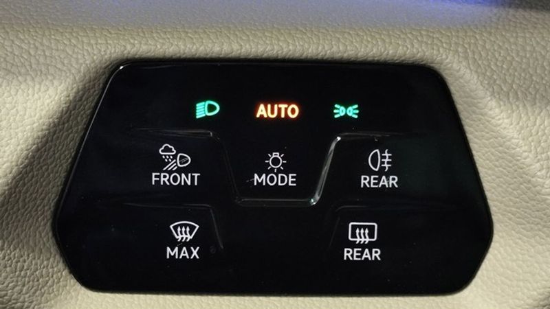 Volkswagen Multivan • 2024 • 3,979 km 18