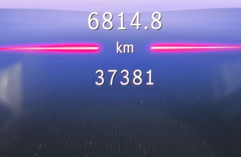 Mercedes-Benz E • 2023 • 37,381 km 8