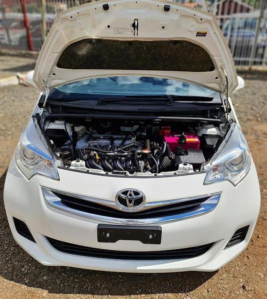 Toyota 4 Runner Limited • 2016 • 85,000 km 2