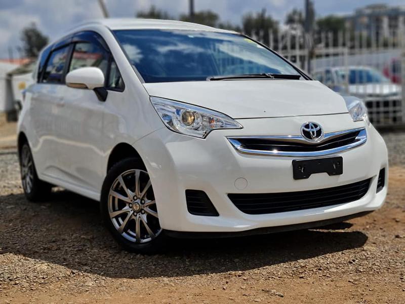 Toyota 4 Runner Limited • 2016 • 85,000 km 3