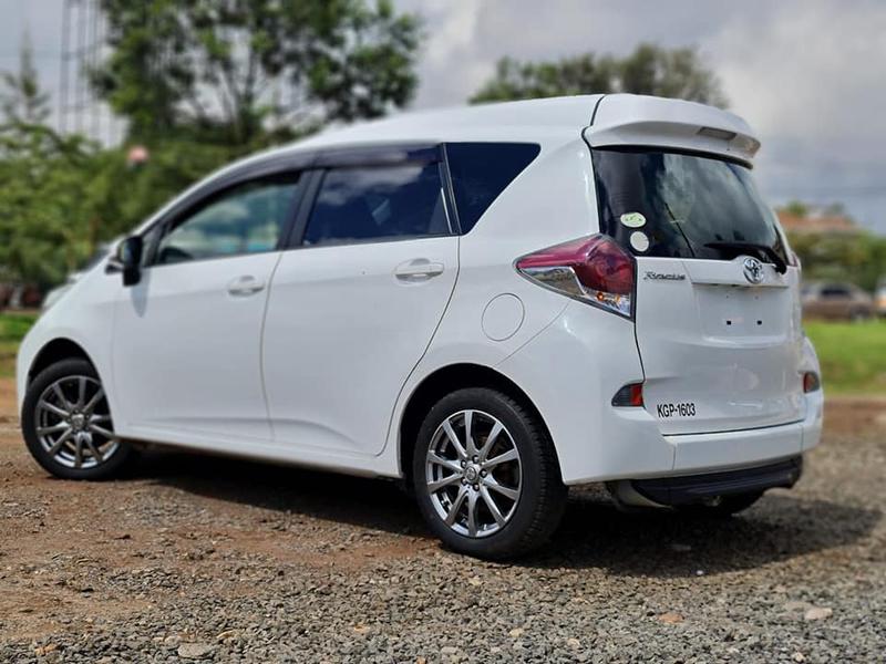 Toyota 4 Runner Limited • 2016 • 85,000 km 4