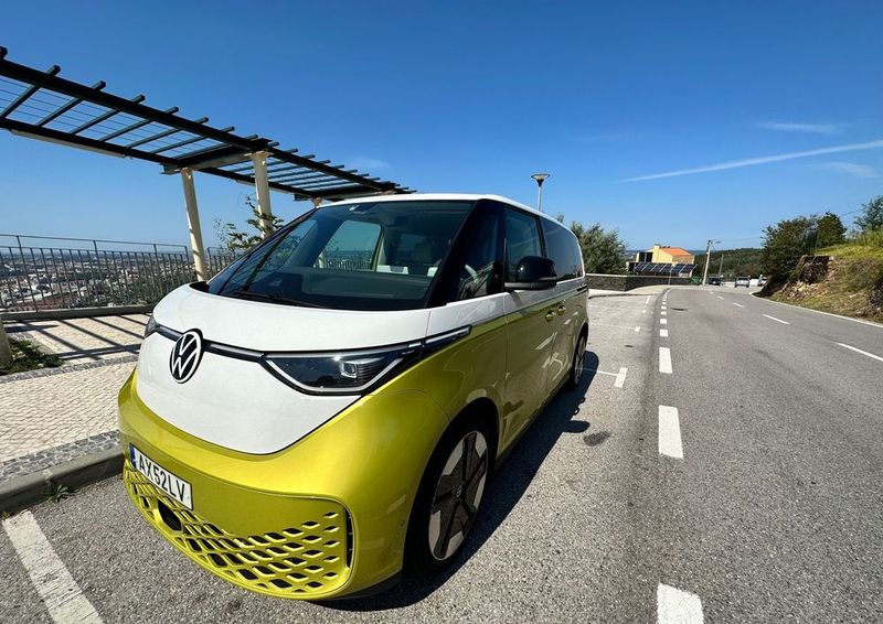 Volkswagen ID.4 • 2023 • 35,200 km 3