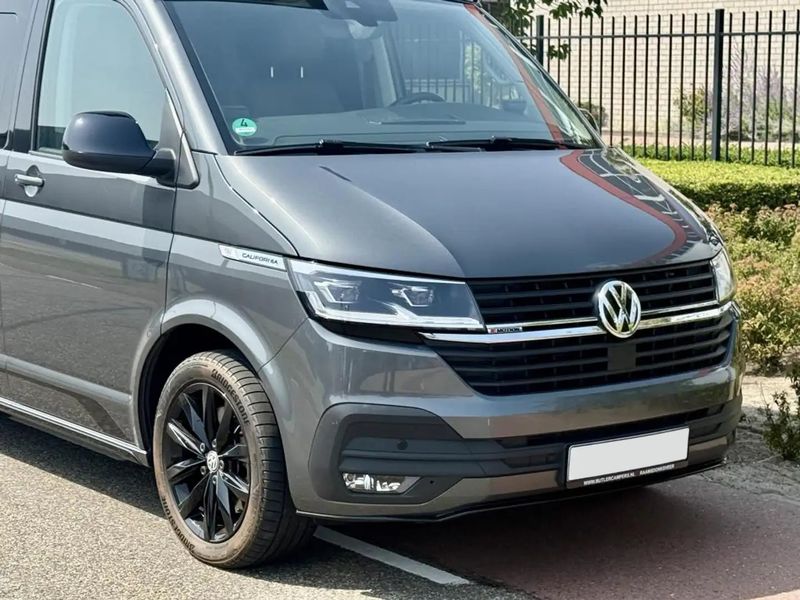 Volkswagen California • 2022 • 42,000 km 5
