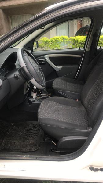 Renault Sandero • 2011 • 113,000 km 3