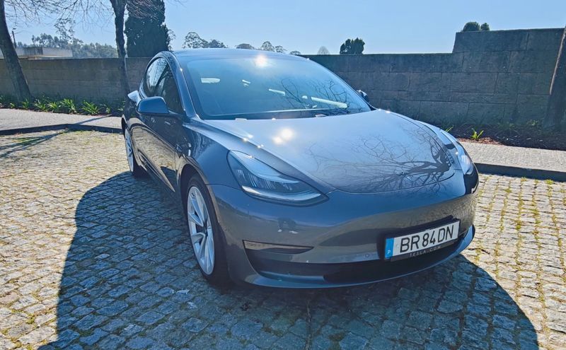 Tesla Model 3 • 2021 • 2,021 km 4