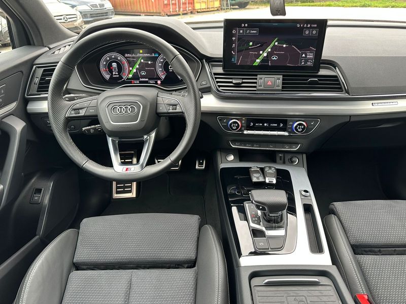 Audi Q5 • 2022 • 14,000 km 2