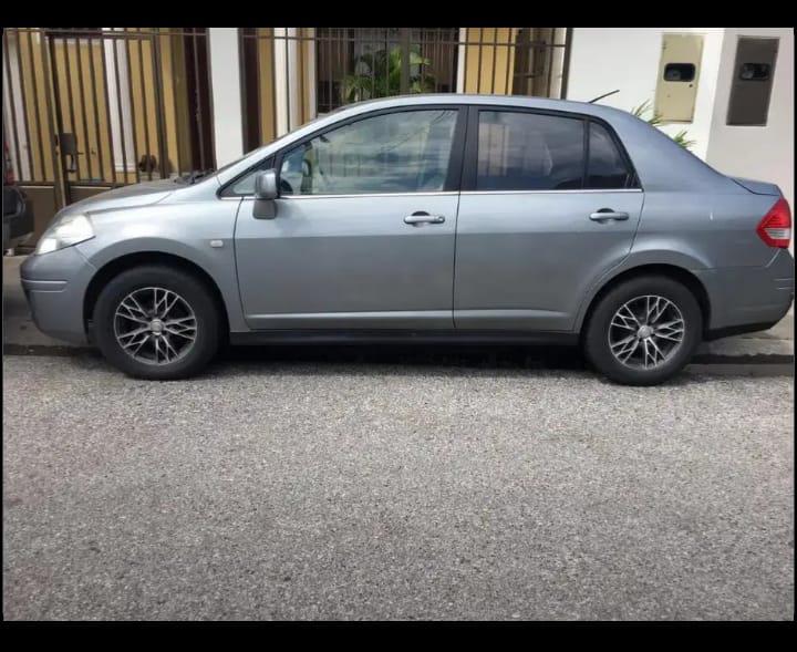 Nissan Tiida • 2011 • 187,000 km 3