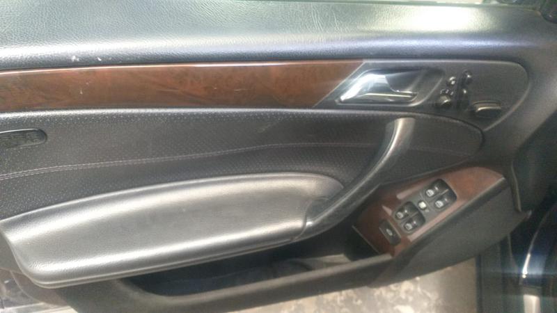 Mercedes-Benz E-320 • 2005 • 111 km 1