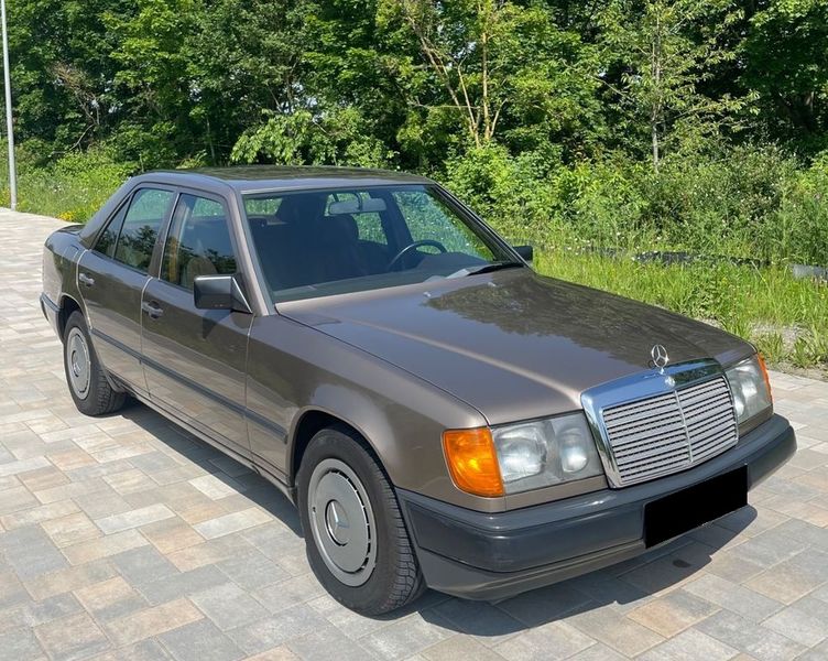 Mercedes-Benz 260 - 560 SE • 1989 • 214,700 km 7