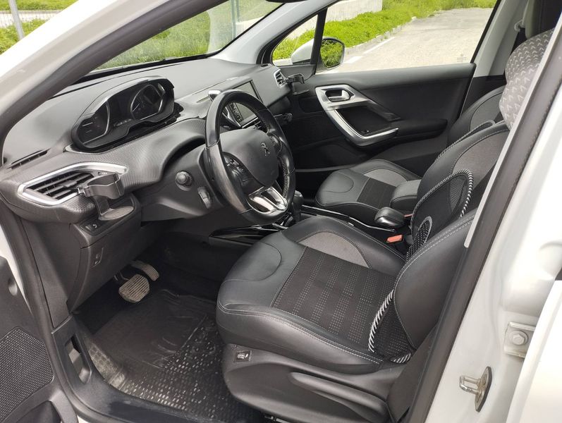 Peugeot 2008 • 2018 • 93,500 km 15