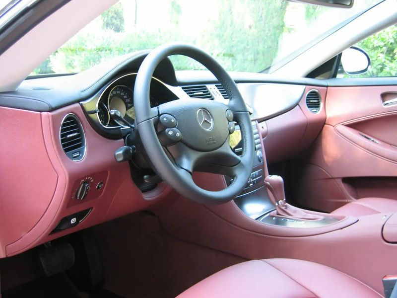 Mercedes-Benz CLS-Class • 2005 • 89,300 km 6