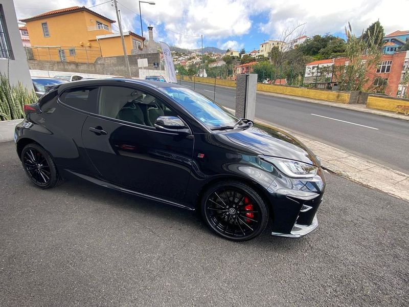 Toyota Yaris • 2009 • 90,000 km 2