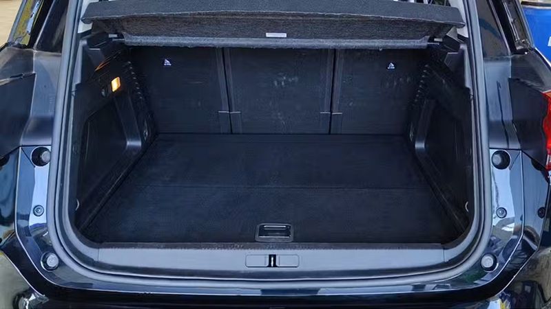 Citroën C5 • 2023 • 45,787 km 9