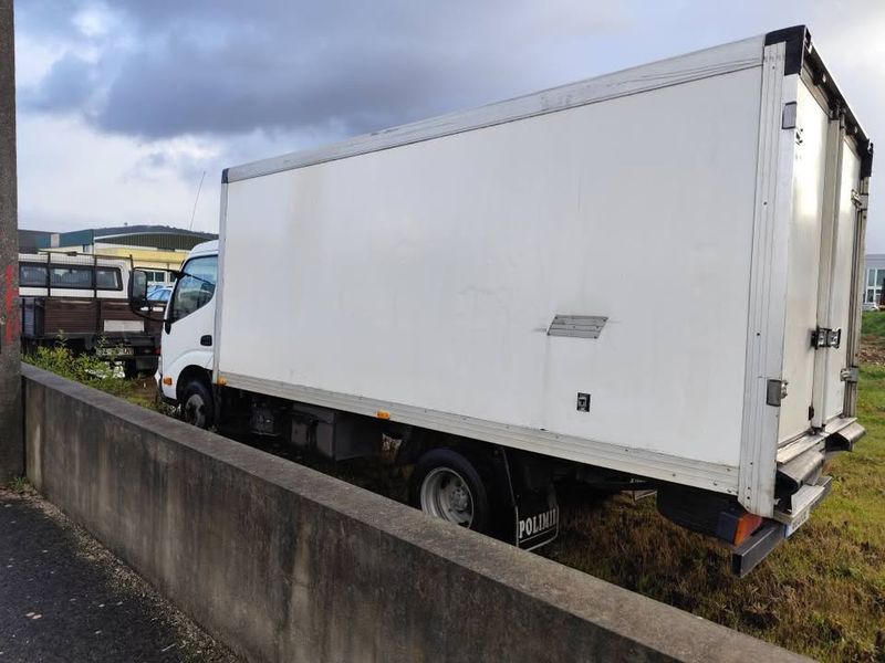 Toyota Dyna • 2009 • 187,000 km 5