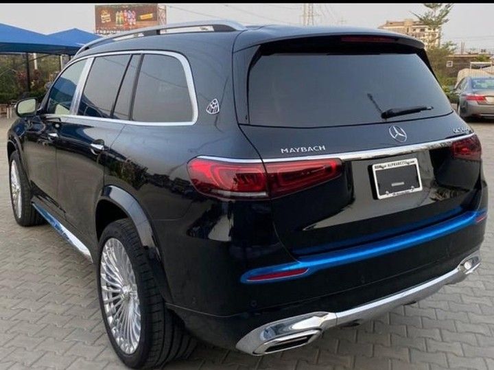 Mercedes-Benz GLS-Class • 2020 • 2 km 3