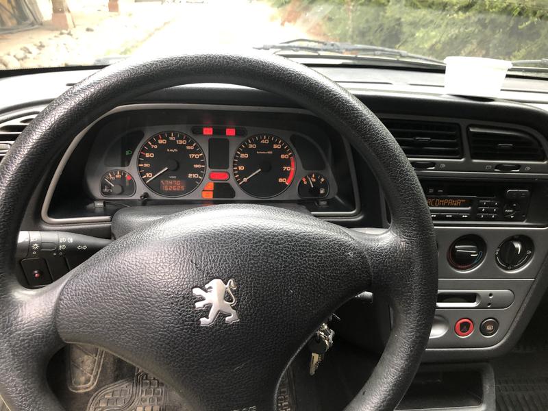 Peugeot 306 • 2001 • 162,000 km 3
