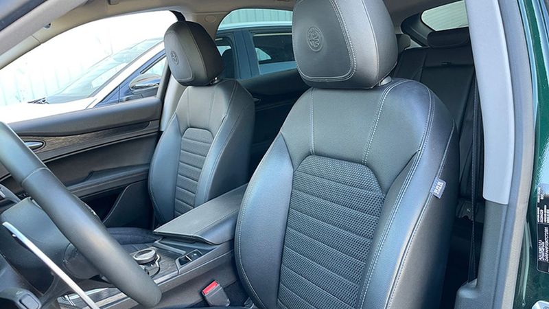 Alfa Romeo Stelvio • 2020 • 59,735 km 12