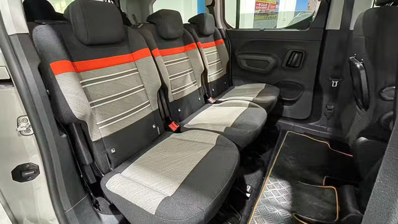 Citroën Berlingo • 2022 • 10,085 km 10