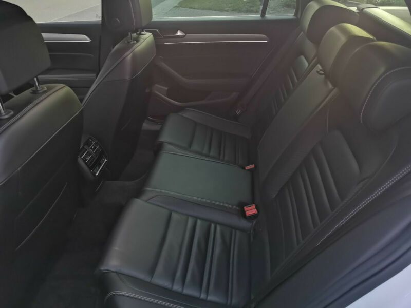 Volkswagen Passat Variant • 2016 • 182,000 km 11