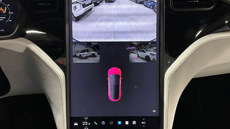 Tesla Model X • 2019 • 51,000 km 8