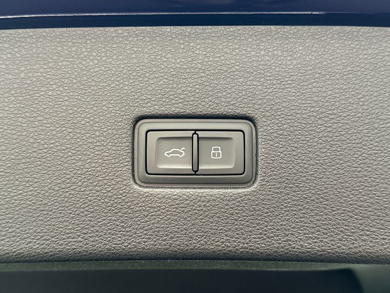 Audi Q8 • 2019 • 167,000 km 2