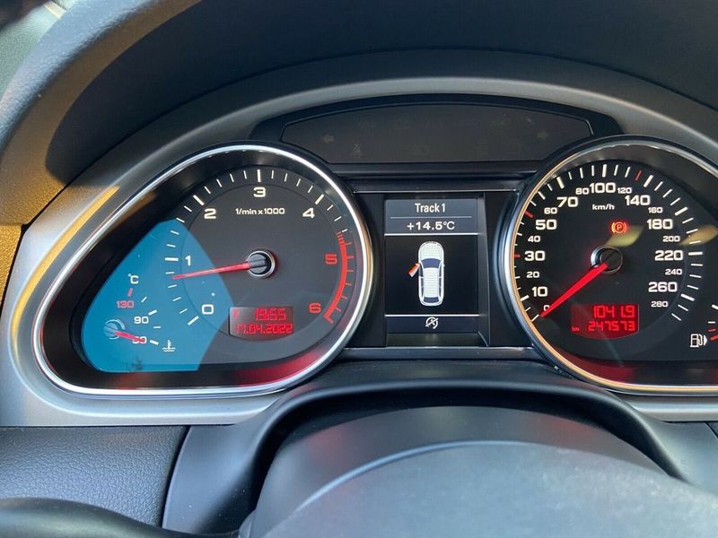 Audi Q7 • 2011 • 248,500 km 2