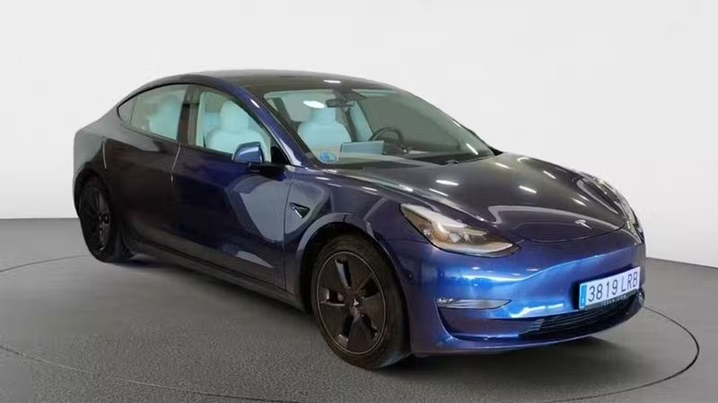 Tesla Model 3 • 2021 • 33,340 km 1