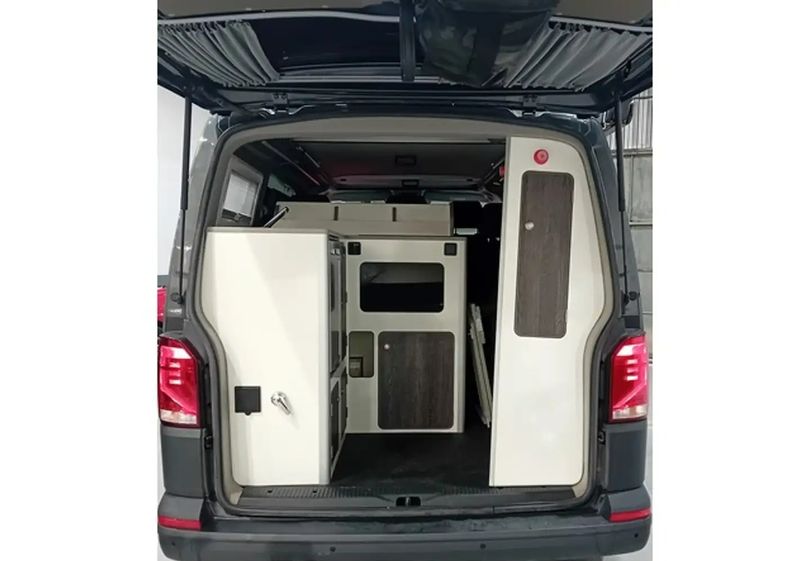 Volkswagen California • 2021 • 30,691 km 17