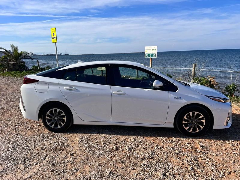 Toyota Prius • 2017 • 81,000 km 10
