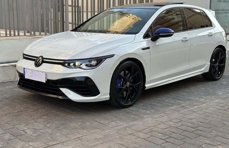 Volkswagen Golf • 2024 • 8,900 km 10