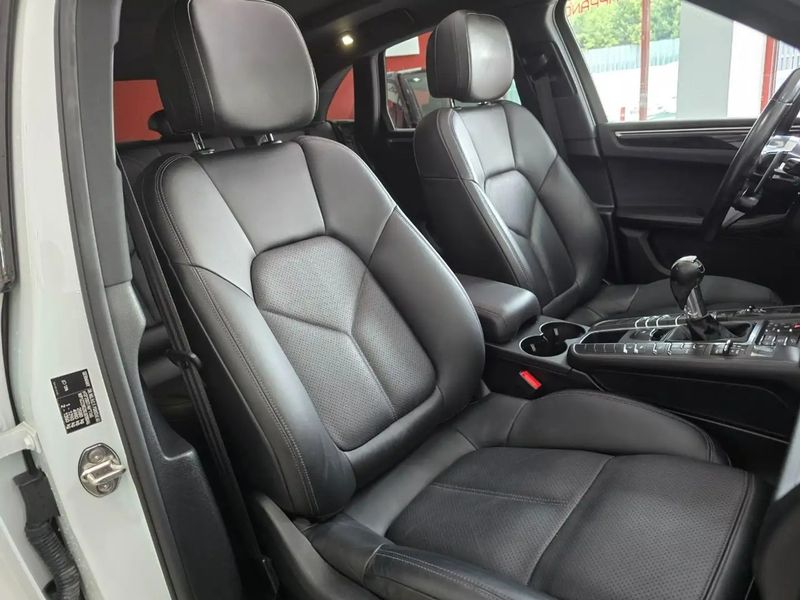 Porsche Macan • 2019 • 95,581 km 3