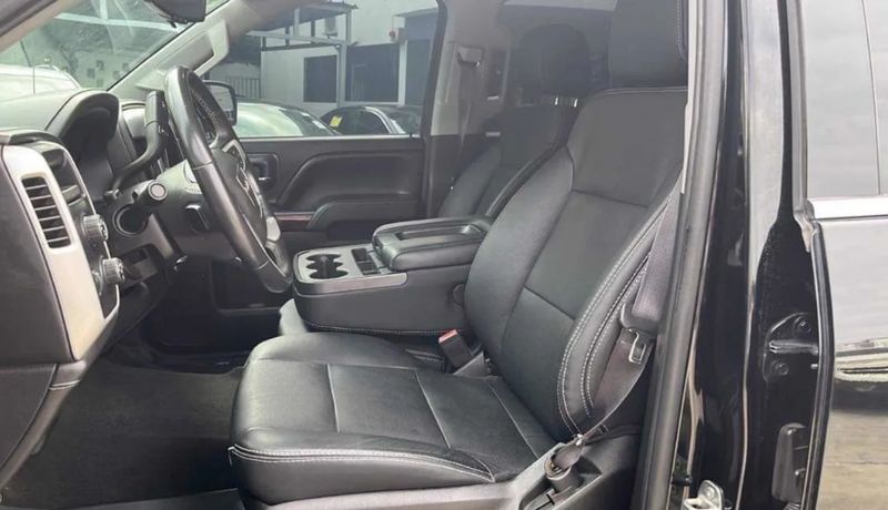 GMC Sierra 1500 • 2014 • 100,000 km 5