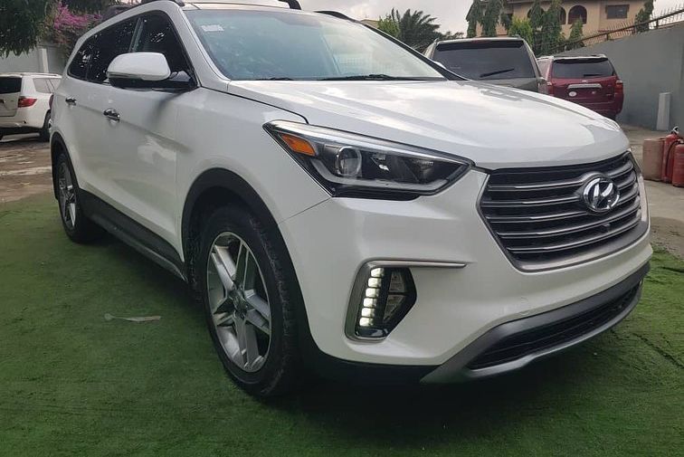 Hyundai Santa Fe • 2020 • 30,000 km 1