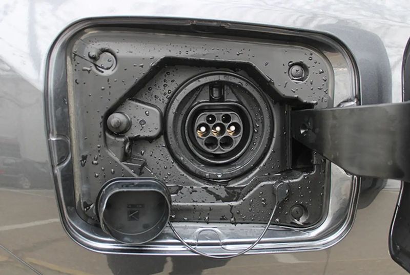 Toyota RAV4 • 2023 • 25,000 km 2