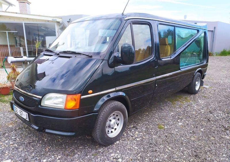 Ford Transit Connect Cargo Van • 1997 • 56,000 km 1